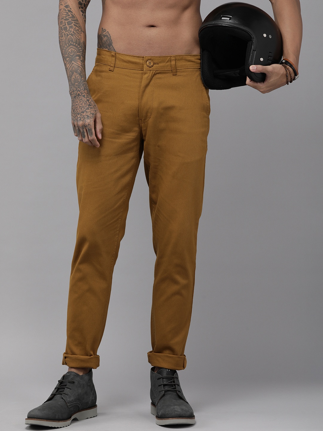 

The Roadster Lifestyle Co. Men Brown Solid Slim Fit Trousers