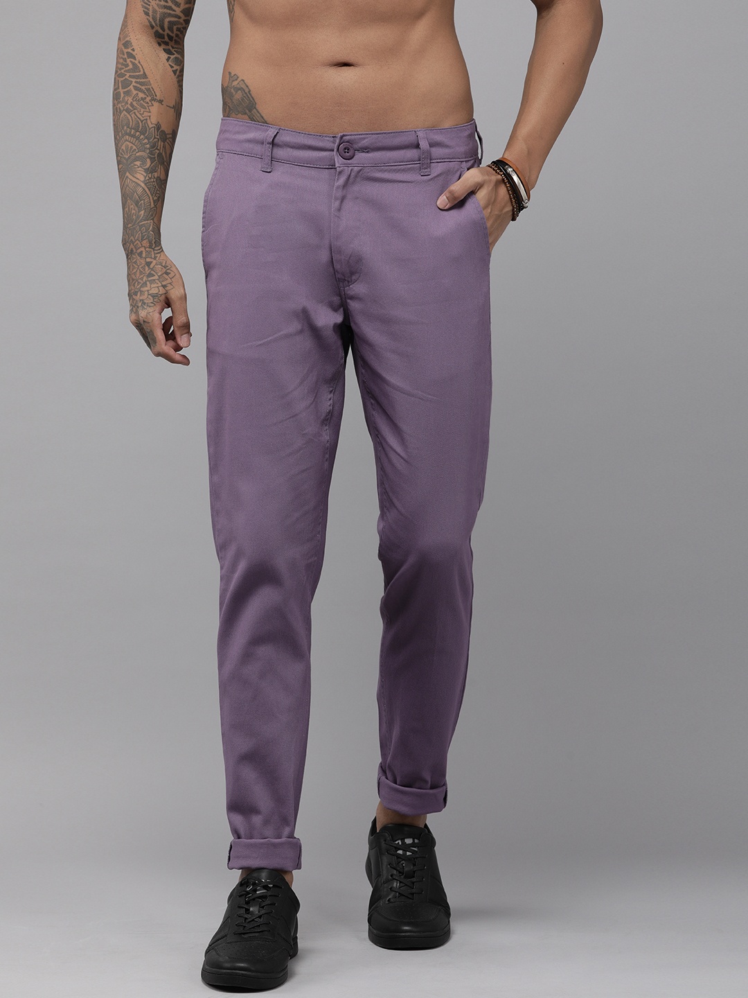 

The Roadster Lifestyle Co. Men Purple Solid Slim Fit Trousers