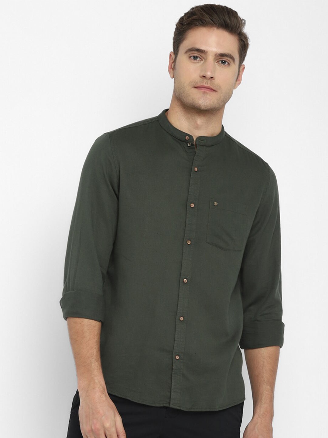 

Turtle Men Green Solid Cotton Lenin Slim Fit Casual Shirt