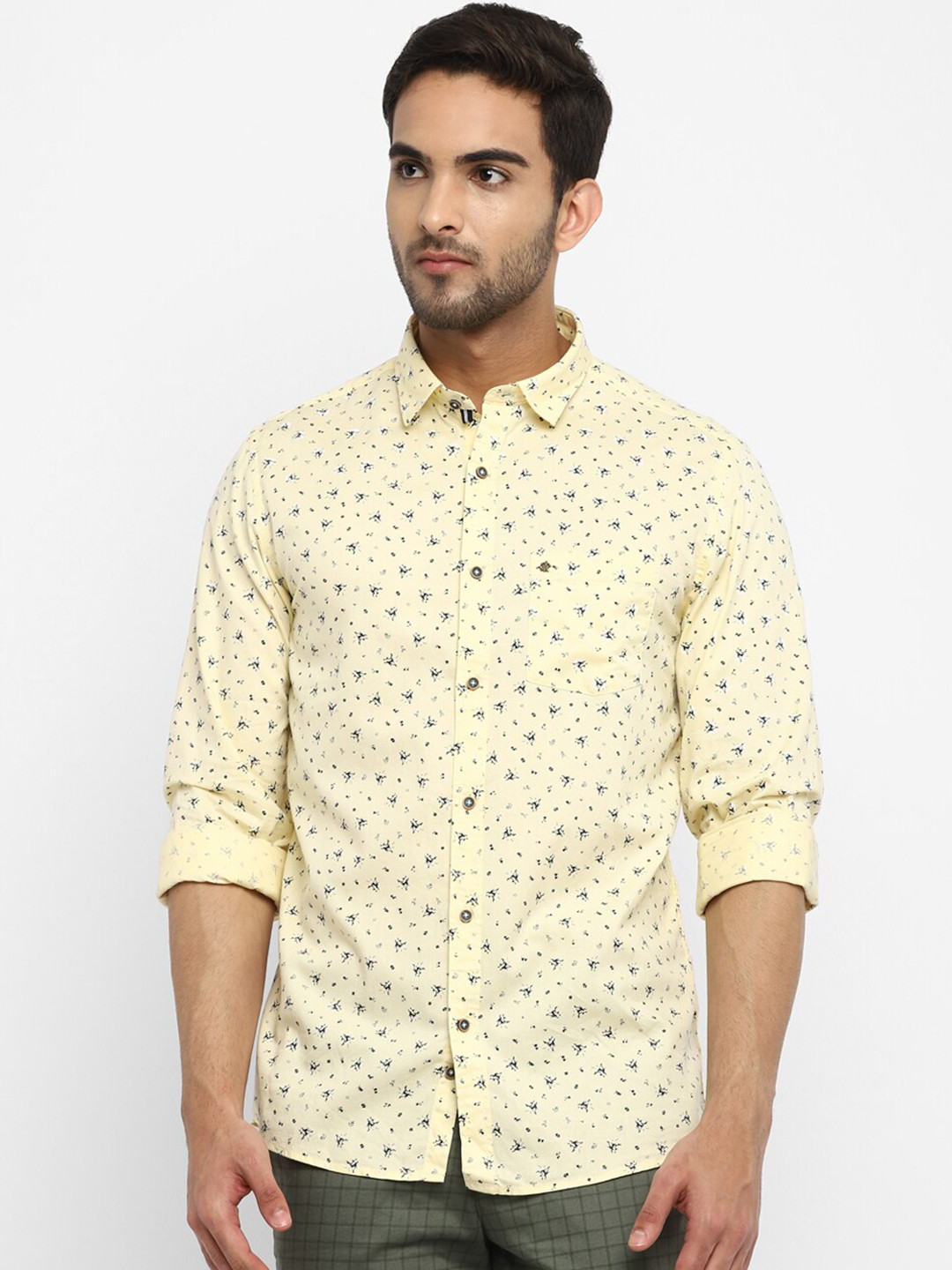 

Turtle Men Cream Slim Fit Printed Cotton Casual Shirt