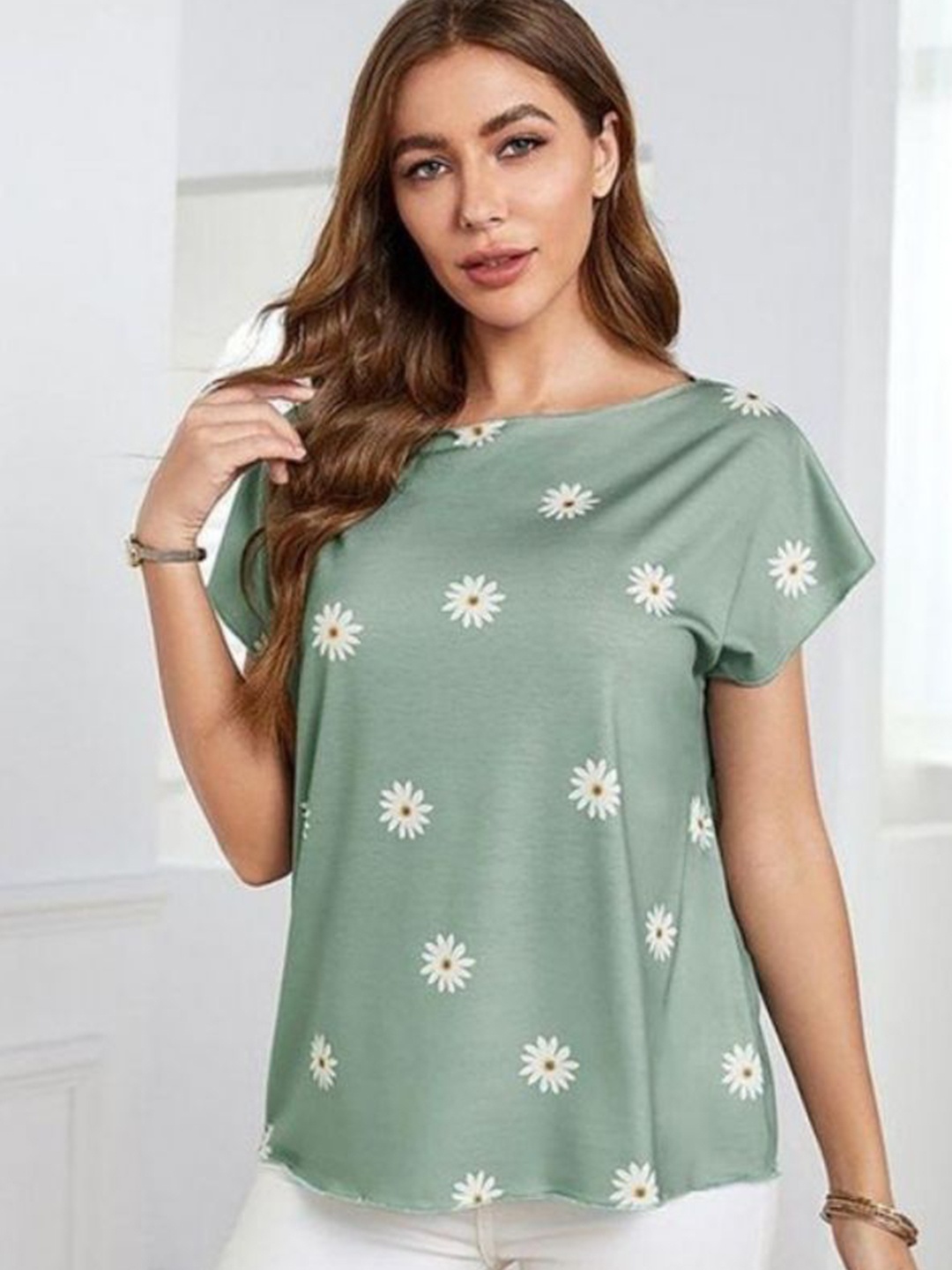 

La Aimee Women Green Floral Printed T-shirt