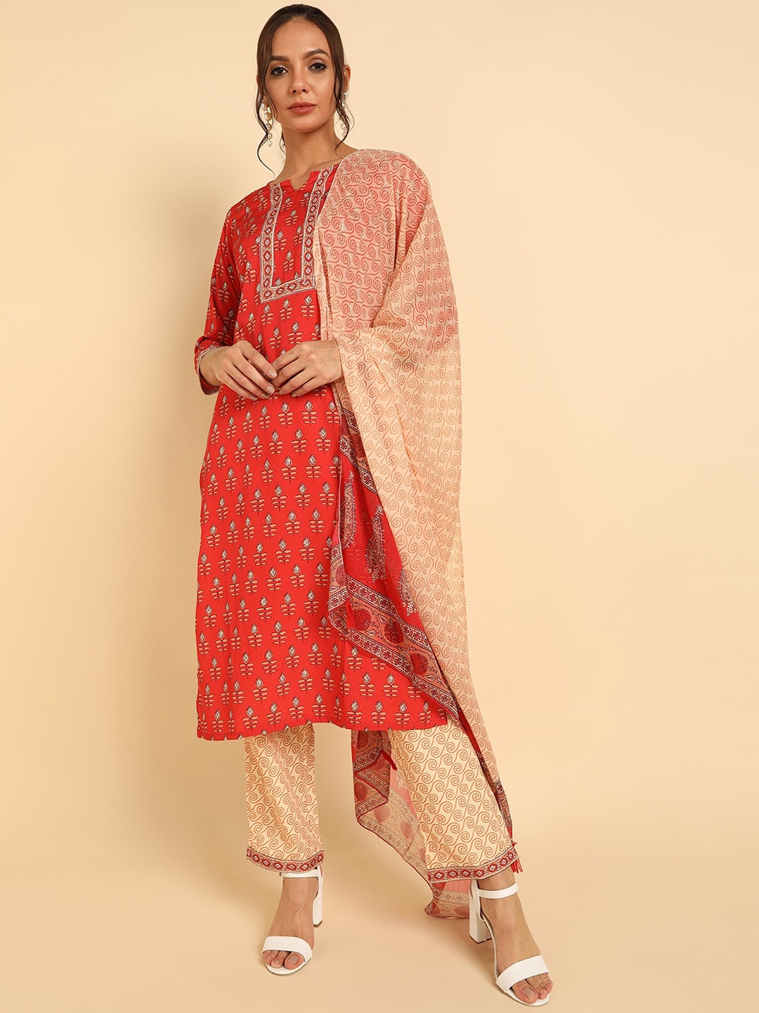 

AHIKA Women Red Ethnic Motifs Printed Crepe Kurta Set