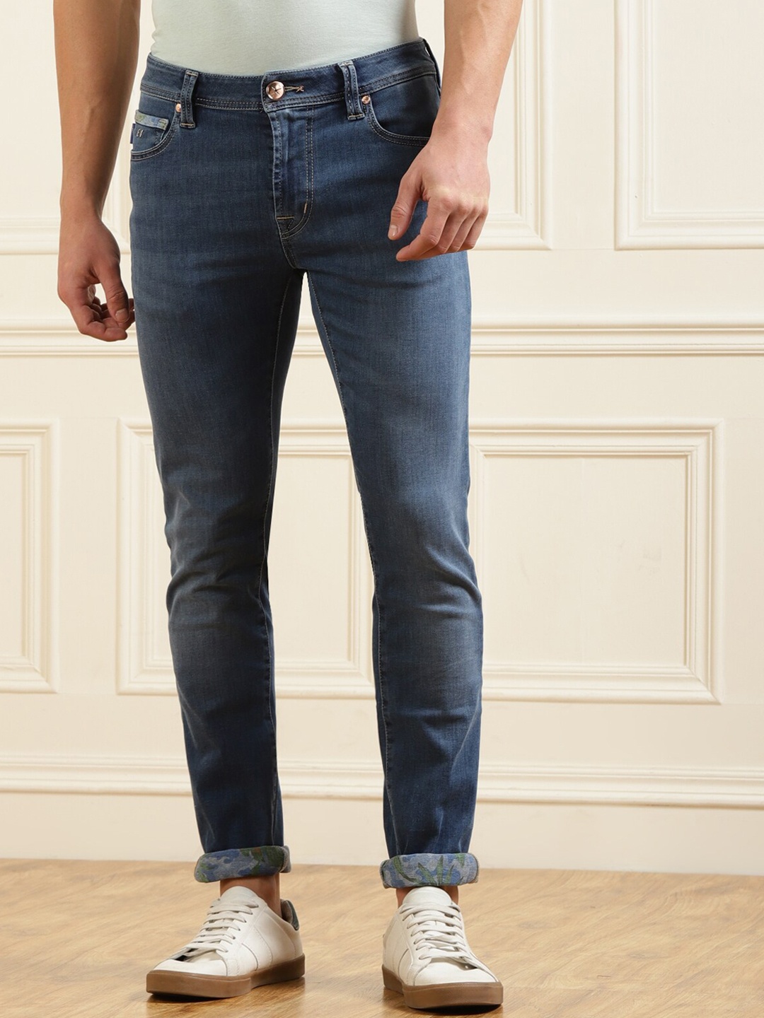 

Tramarossa Men Blue Slim Fit Bleached Jeans
