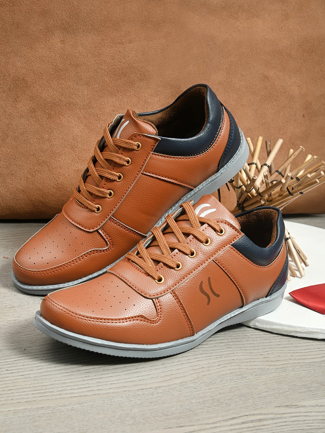 

Sir Corbett Men Tan Sneakers
