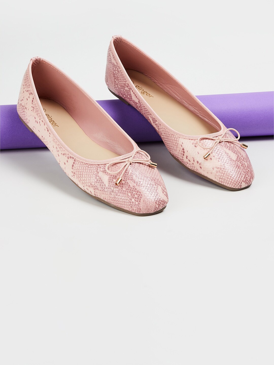

Ginger by Lifestyle Women Pink Textured Casual Ballerinas with Bows