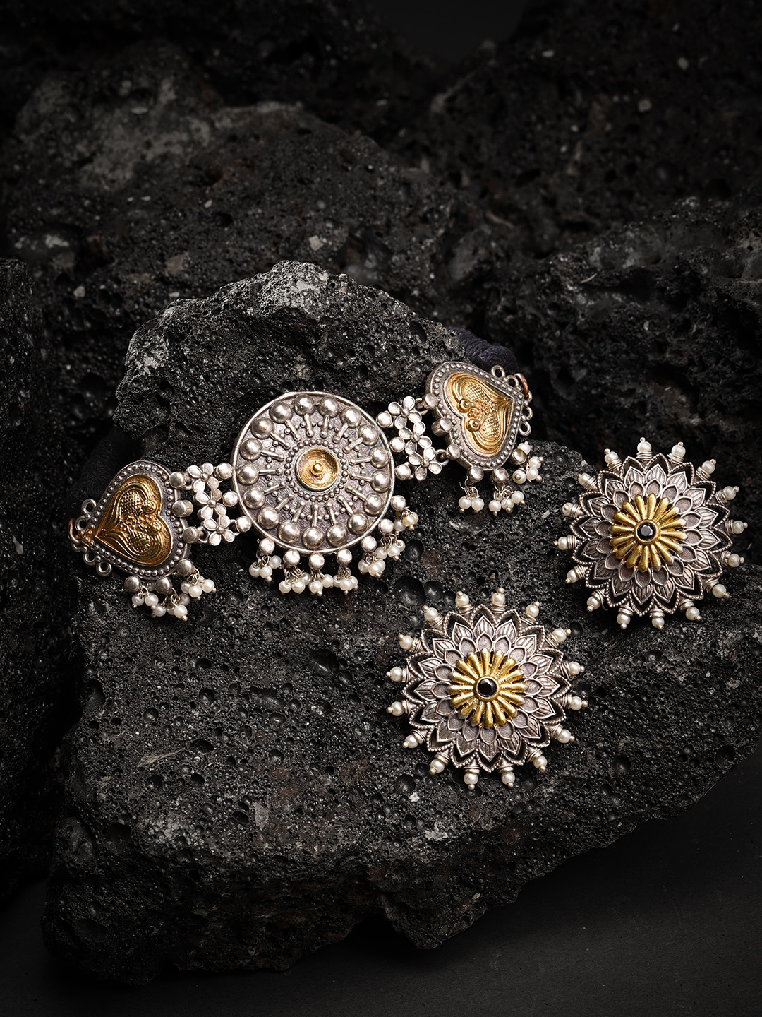 

MIDASKART Women Silver-Toned Gold-Plated Oxidised Jewellery Set