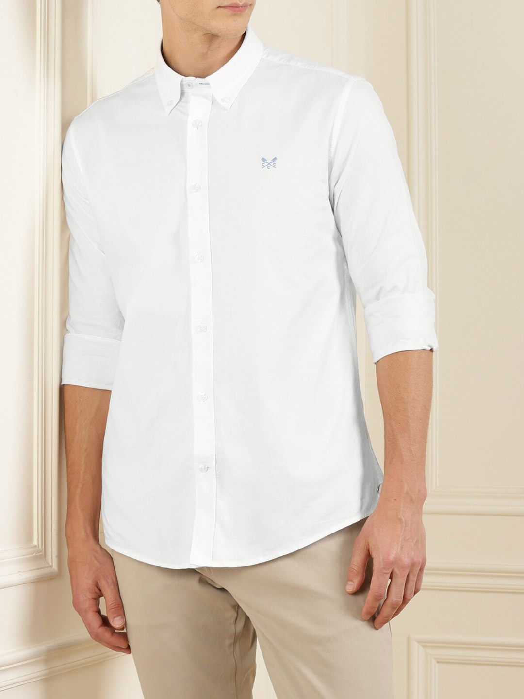 

Crew Clothing Men White Solid Cotton Casual Shirt