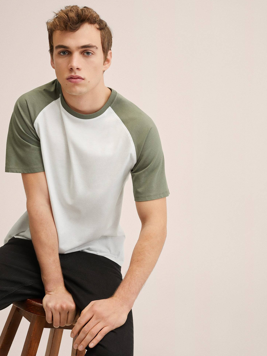 

Mango Kids Boys White & Olive Green Solid Cotton T-shirt