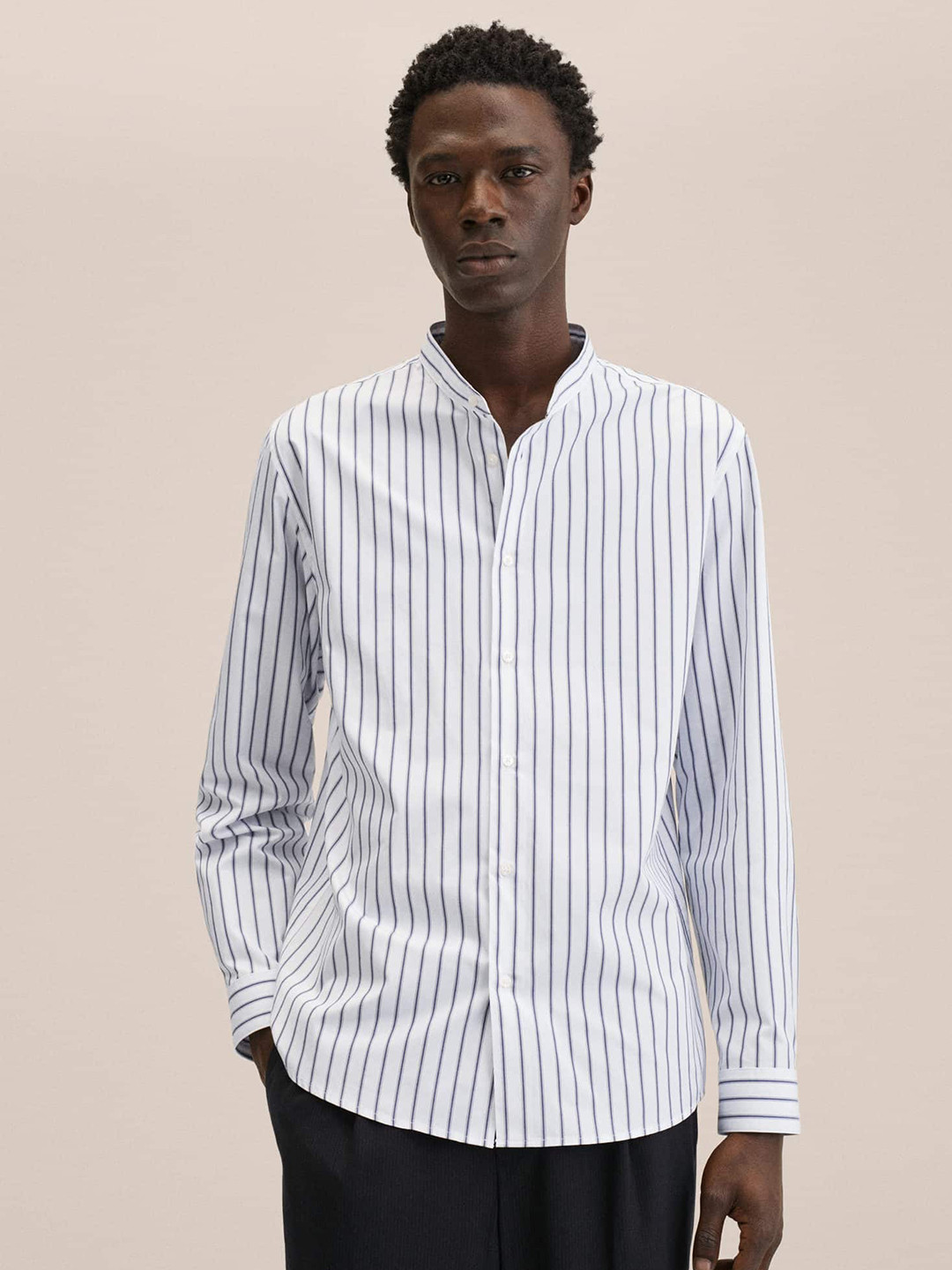 

MANGO MAN White & Blue Slim Fit Striped Casual Shirt