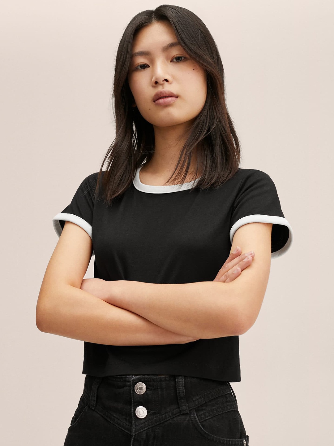

Mango Kids Girls Black Solid Pure Cotton T-shirt
