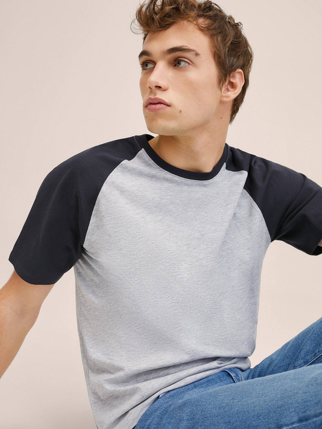 

Mango Kids Boys Grey Melange & Black Solid T-shirt
