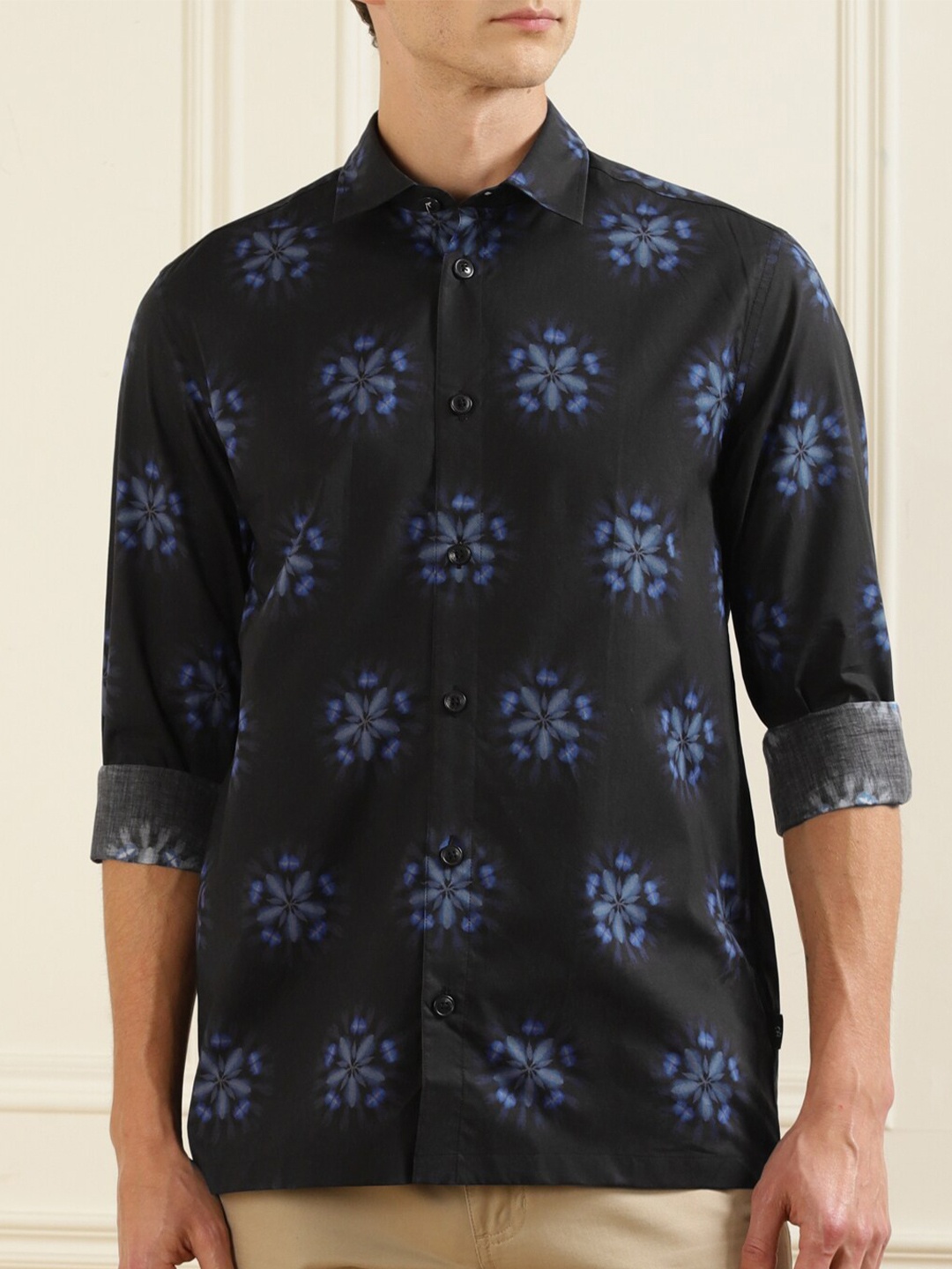 

Ted Baker Men Black Floral Printed Cotton Casual Shirt