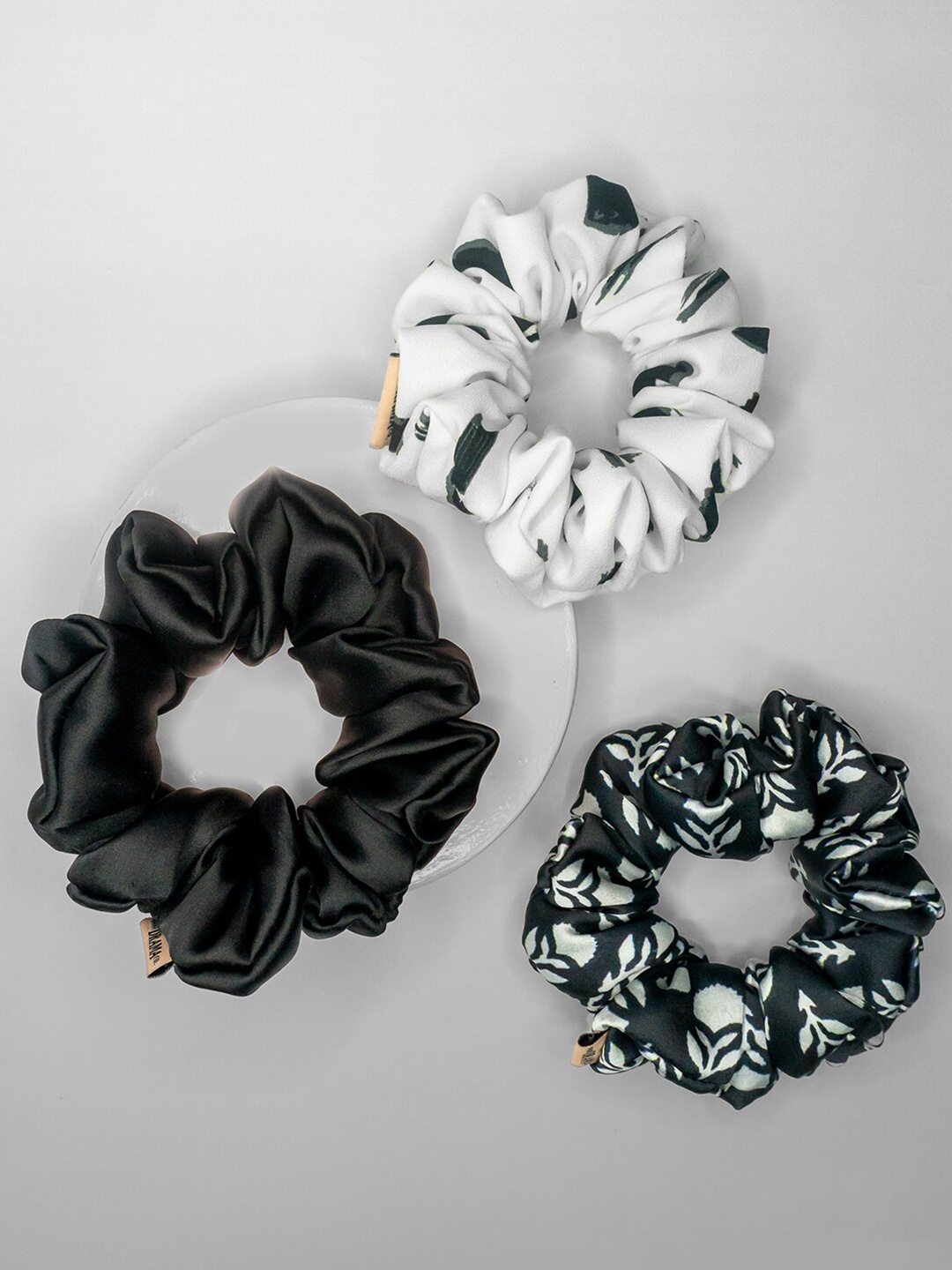 

HAIR DRAMA CO. Women Black & White Set of 3 Satin Ponytail Holders