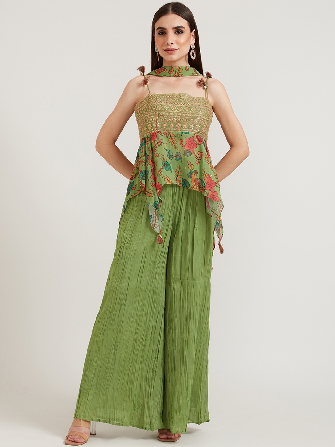 

Neerus Women Green Floral Printed Thread Work Kurti with Palazzos