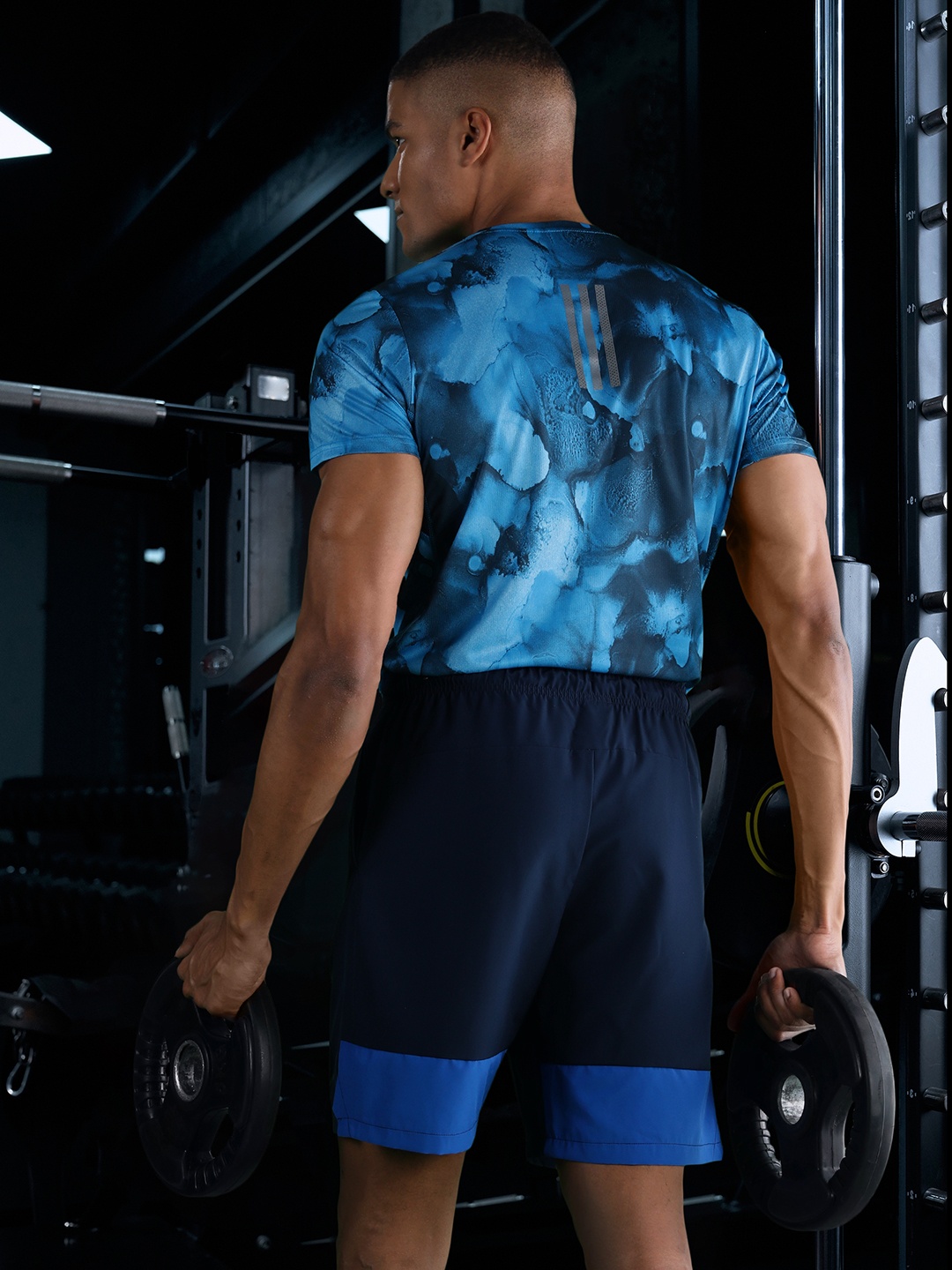

Nike Men Blue Dri-Fit Colourblocked Standard Fit Training Shorts