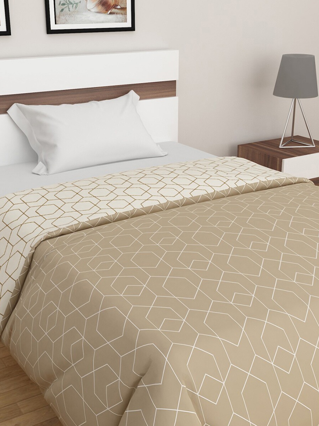 

Home Centre Beige & White Geometric AC Room 210 GSM Cotton Single Bed Blanket