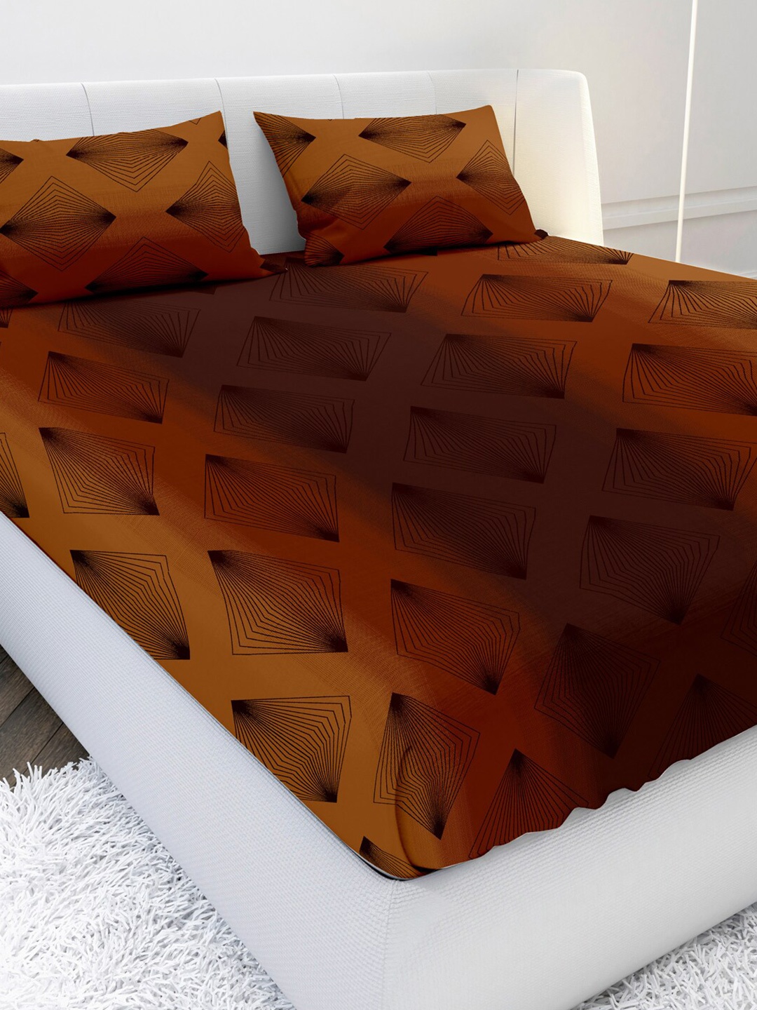 

MAYFAIR HOMES LONDON Rust Geometric 210 TC King Bedsheet with 2 Pillow Covers