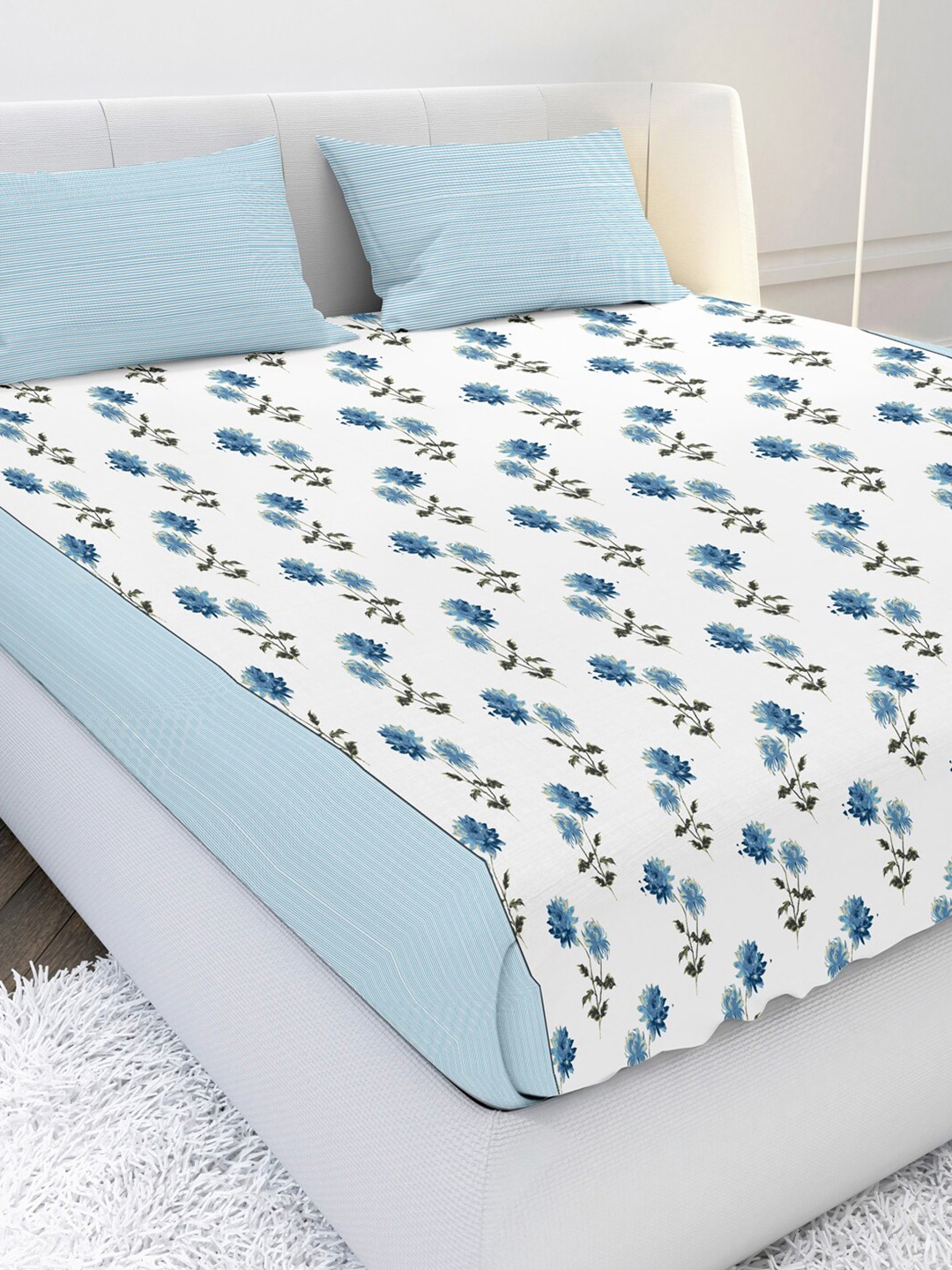 

MAYFAIR HOMES LONDON Blue & White Blooming Tales 210 TC King Bedsheet with 2 Pillow Covers