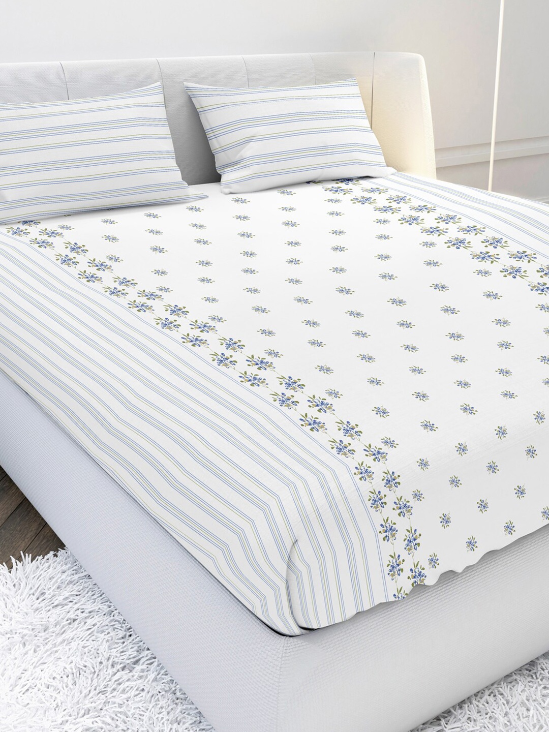 

MAYFAIR HOMES LONDON White & Blue Floral 210 TC King Bedsheet with 2 Pillow Covers