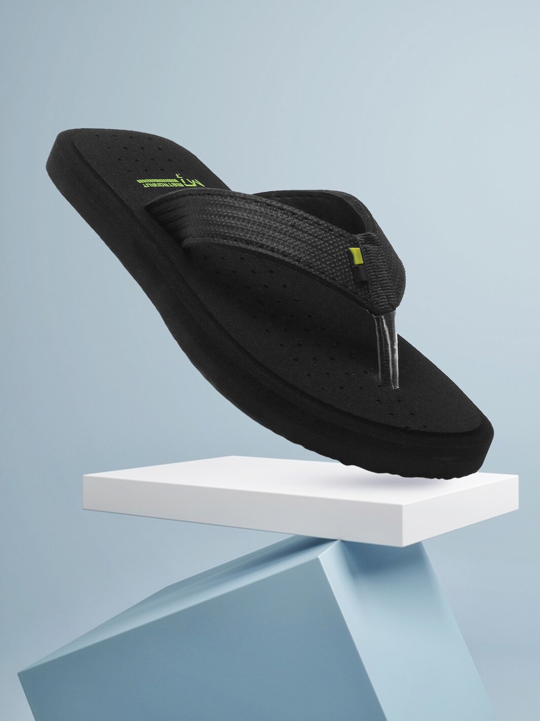

M7 by Metronaut Men Black & Green Rubber Thong Flip-Flops