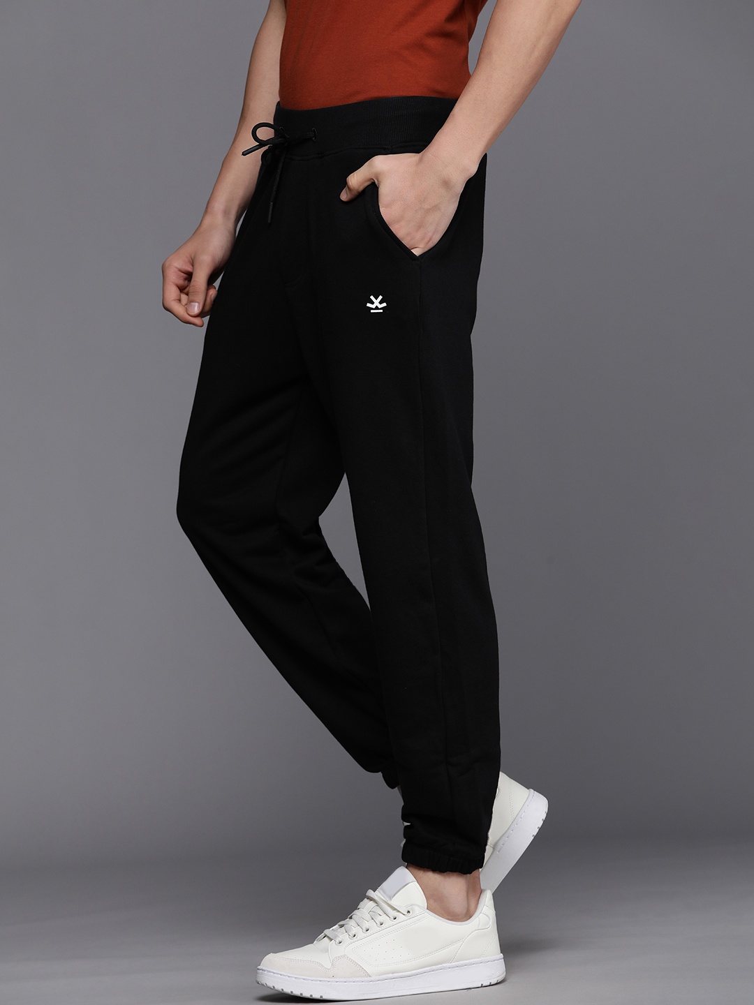 

WROGN Men Black Solid Joggers