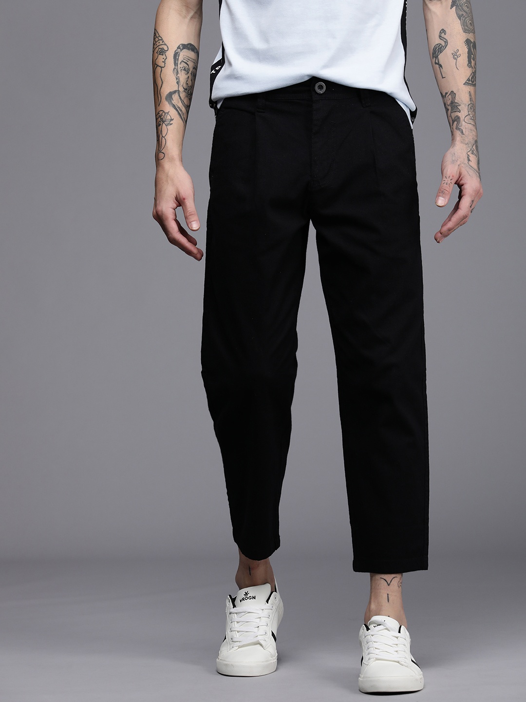 

WROGN Men Black Crop Fit Pleated Trousers