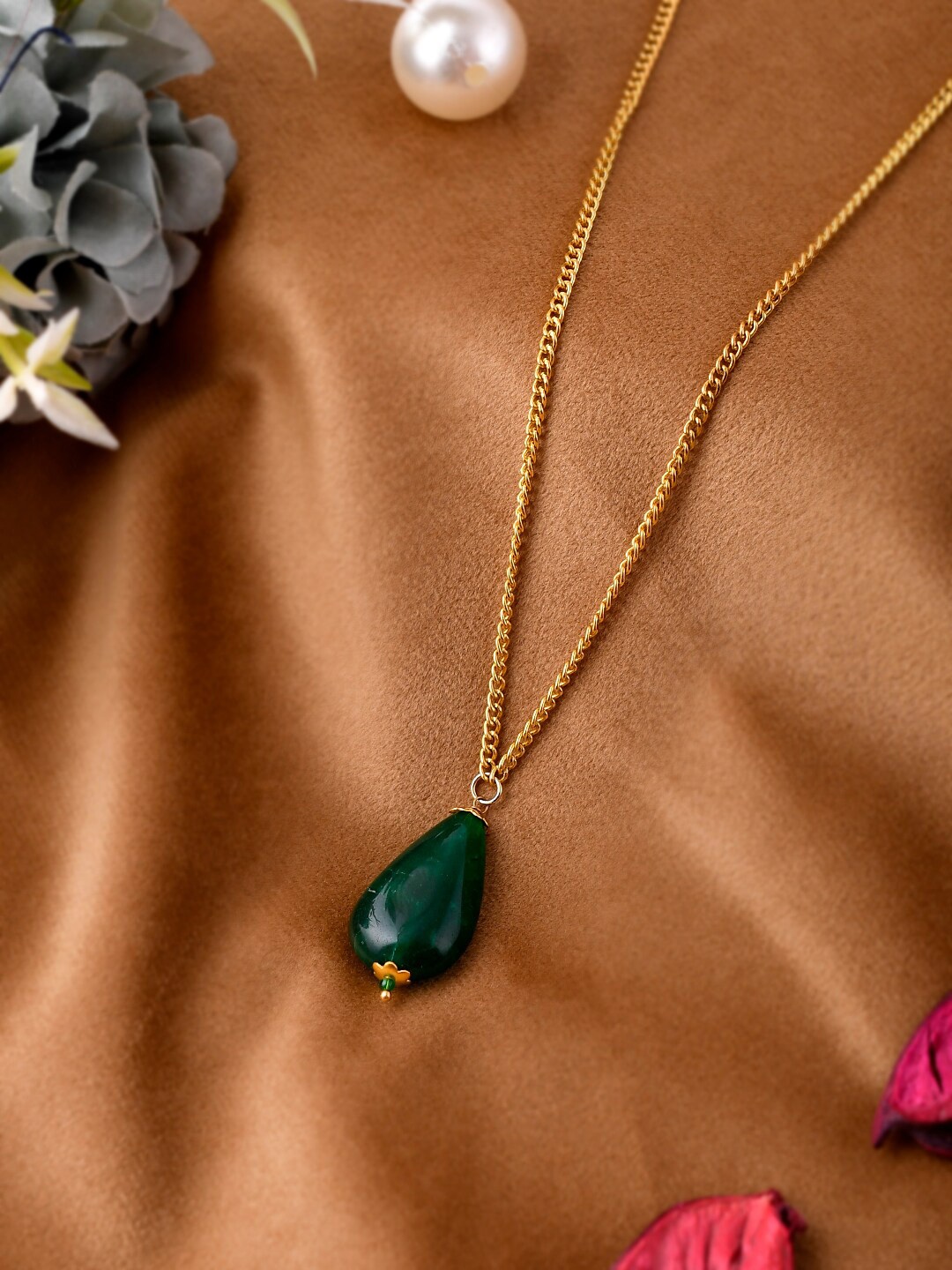 

Shoshaa Green & Gold-Toned Brass Chain