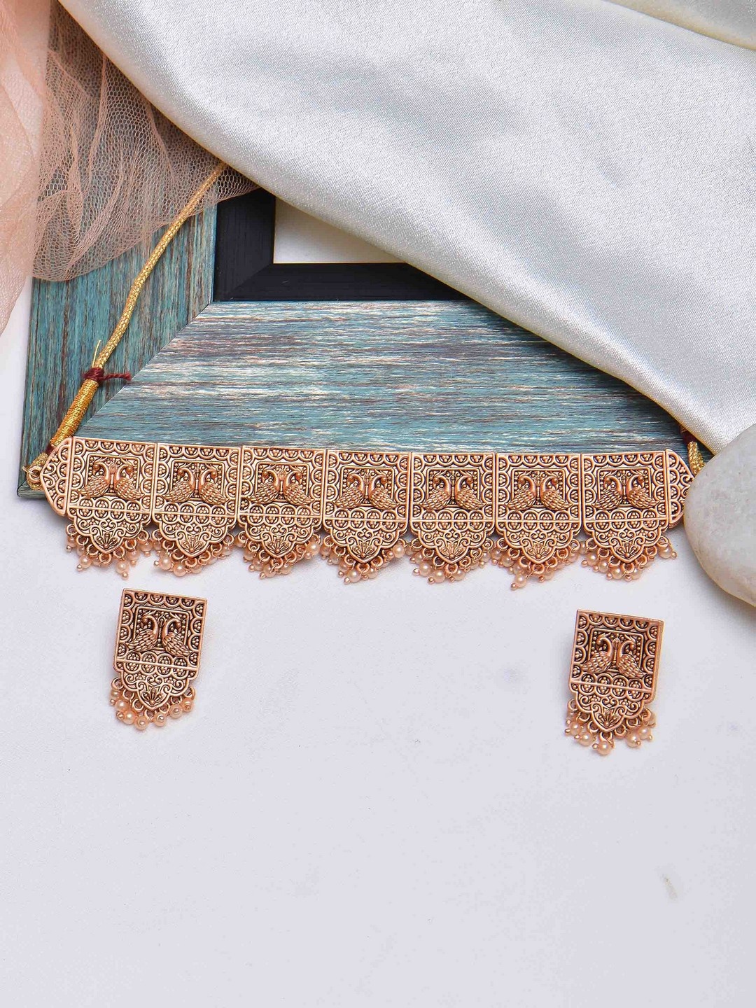 

POPLINS Rose-Coloured Stone-Studded Jewellery Set