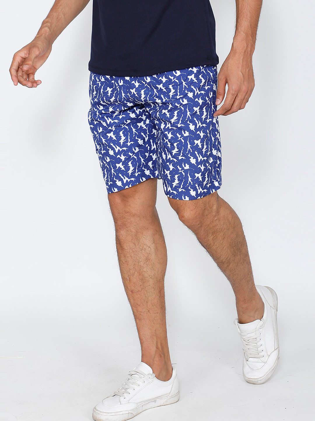 

Yogue Activewear Men Blue Floral Printed Outdoor Shorts