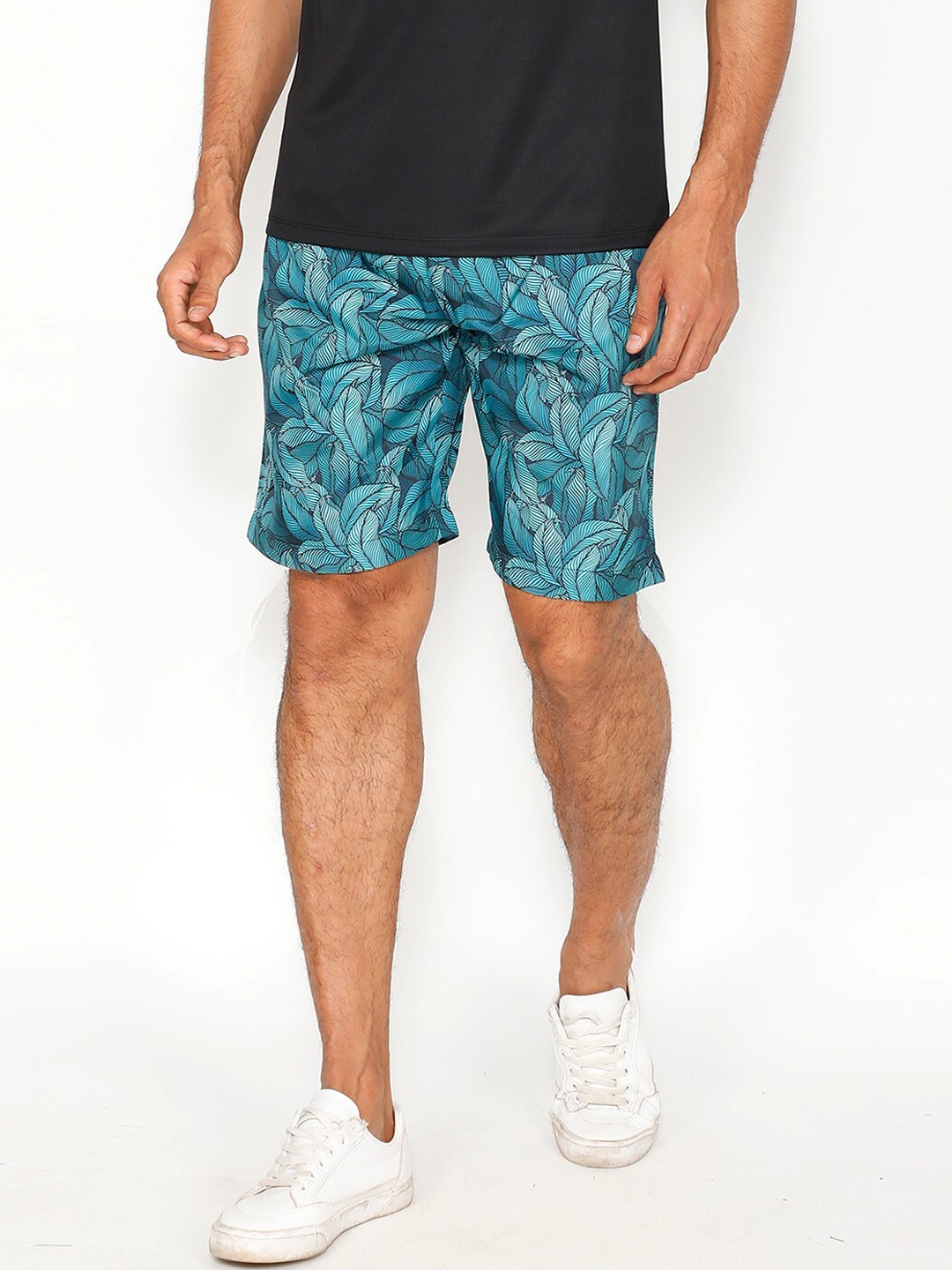 

Yogue Activewear Men Green Regular Fit Floral Printed Outdoor Sports Shorts