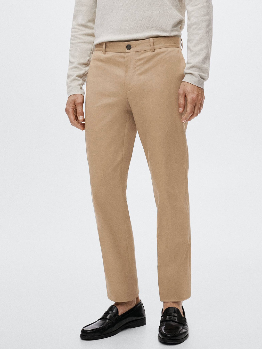 

MANGO MAN Beige Solid Trousers