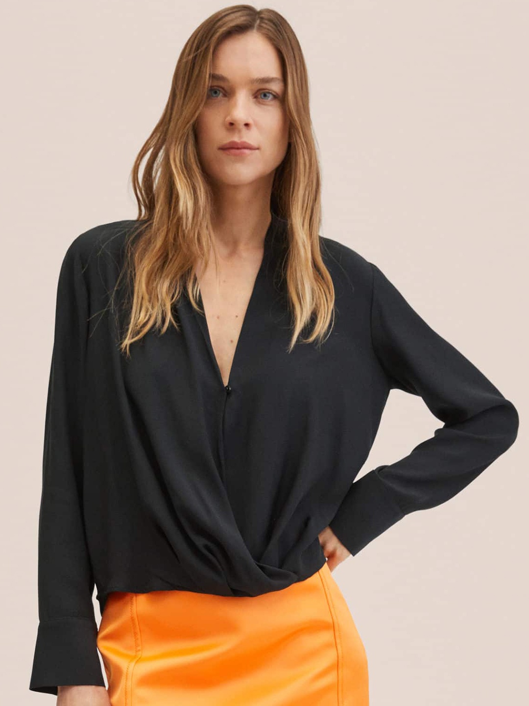 

MANGO Black Solid Wrap Top
