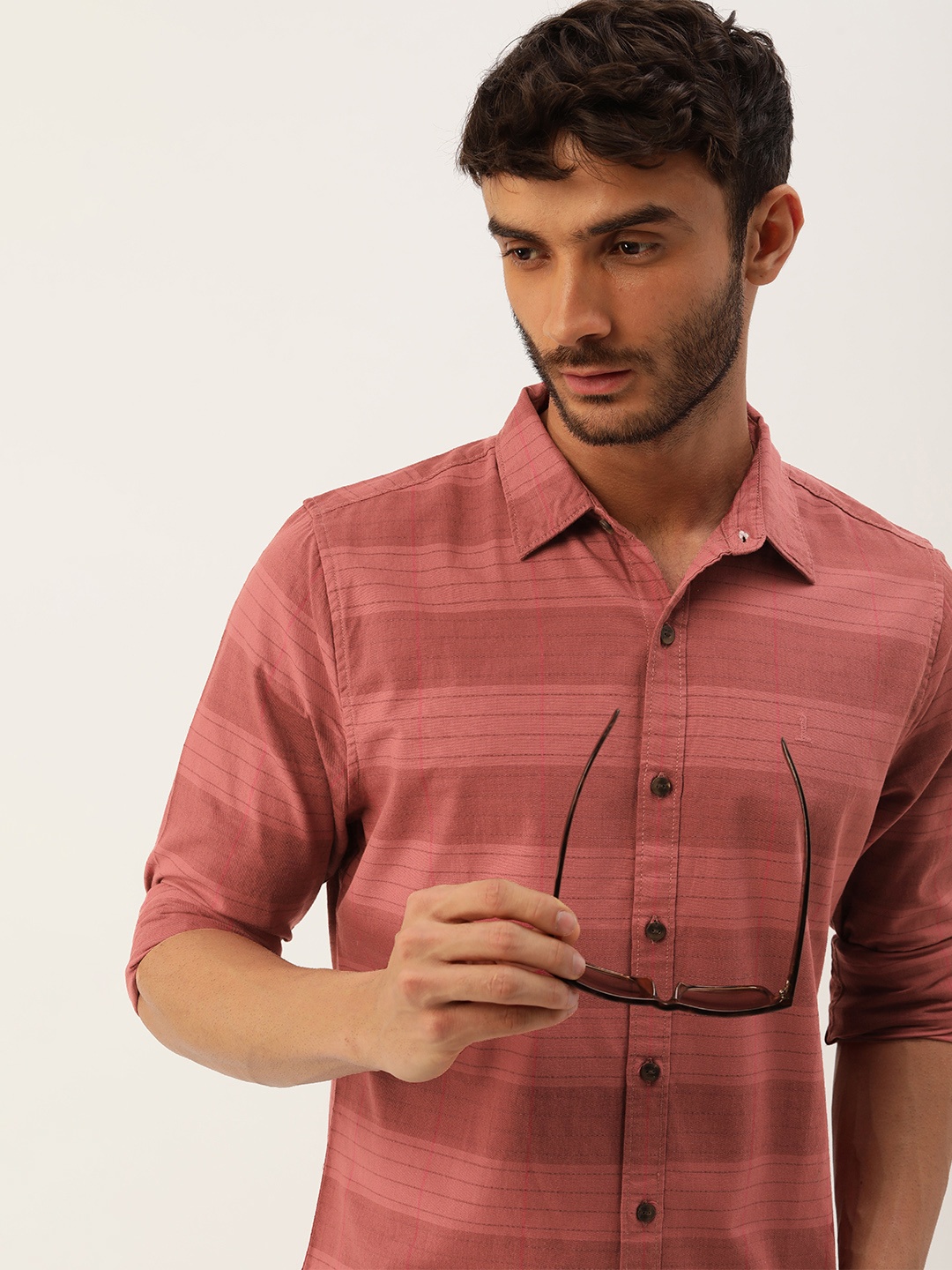 

SINGLE Men Red Slim Fit Striped Pure Cotton Casual Shirt