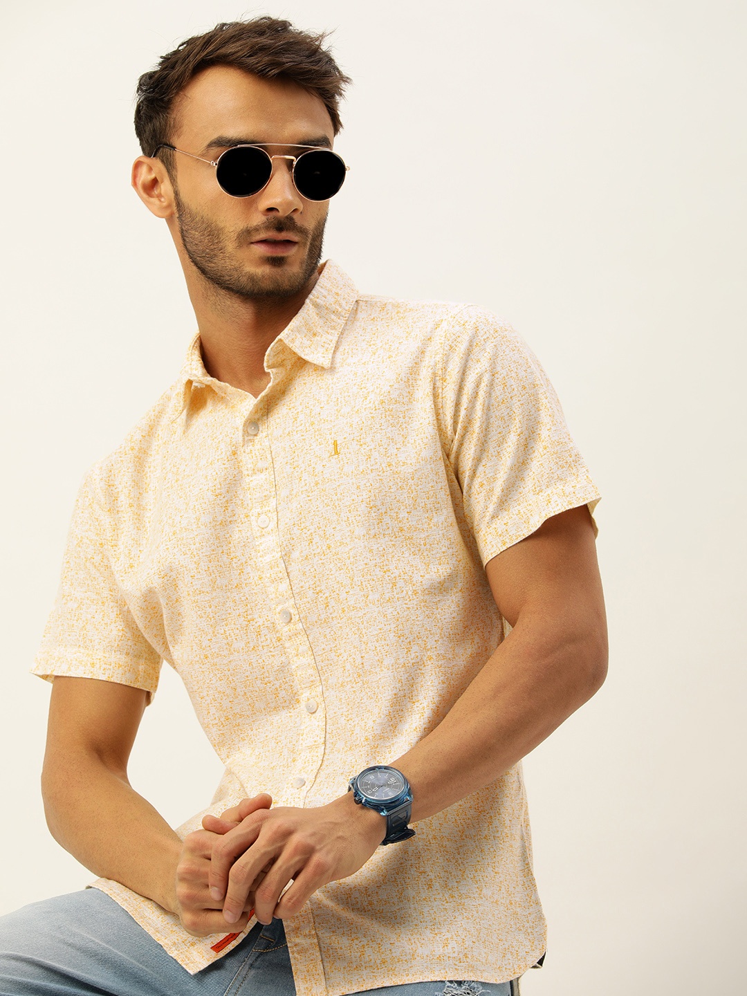 

SINGLE Men Yellow Abstract Print Slim Fit Pure Cotton Casual Shirt
