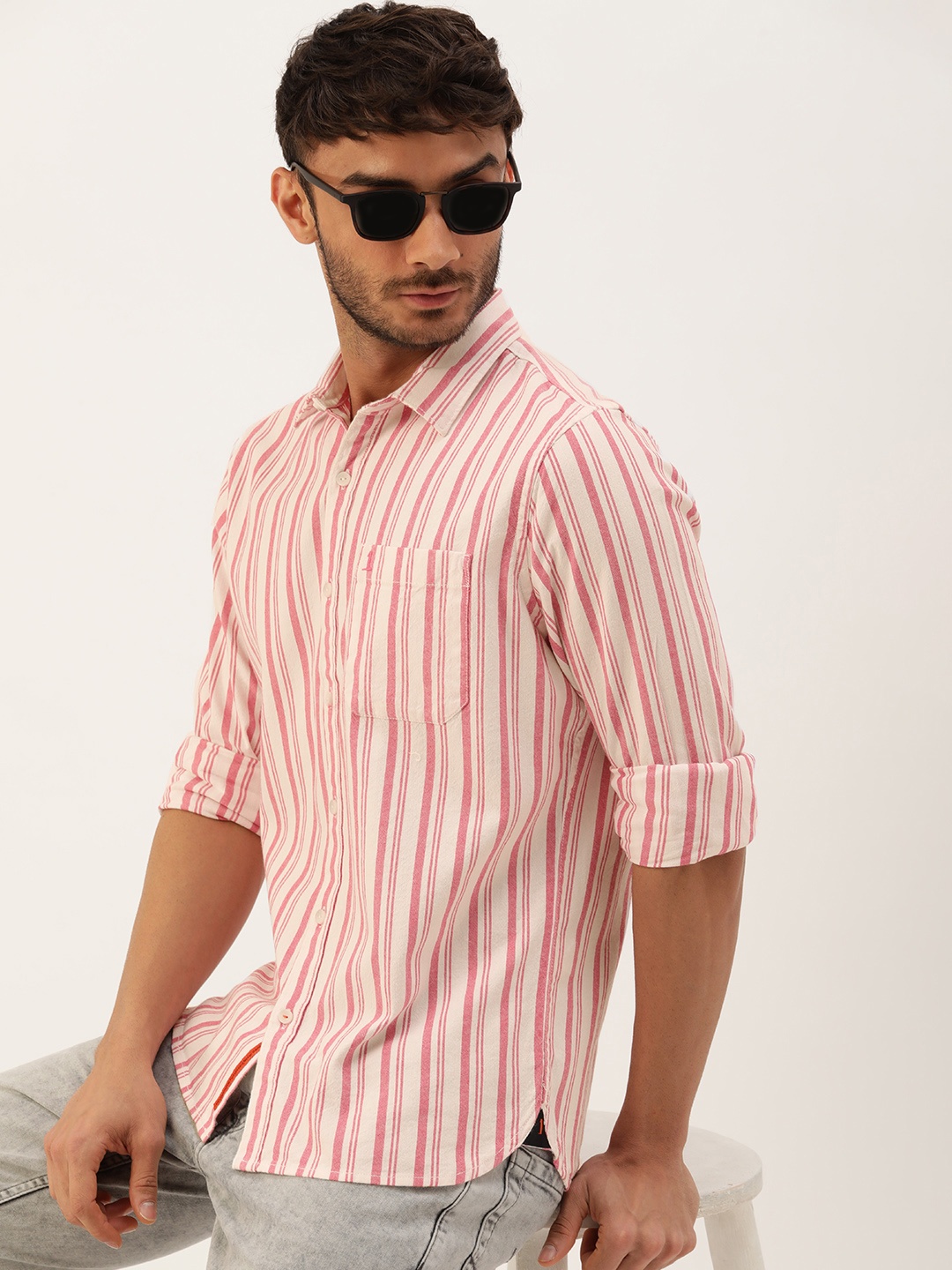 

SINGLE Men White & Pink Slim Fit Striped Pure Cotton Casual Shirt