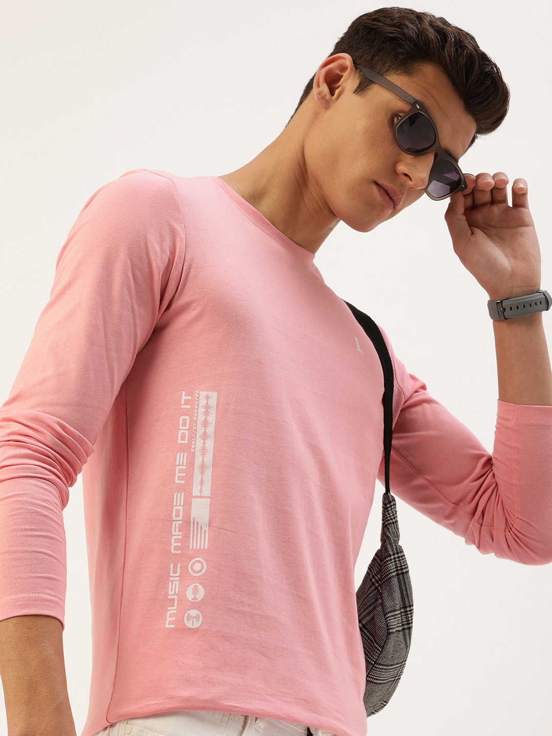 

SINGLE Men Pink & White Typography Printed Slim Fit Pure Cotton T-shirt