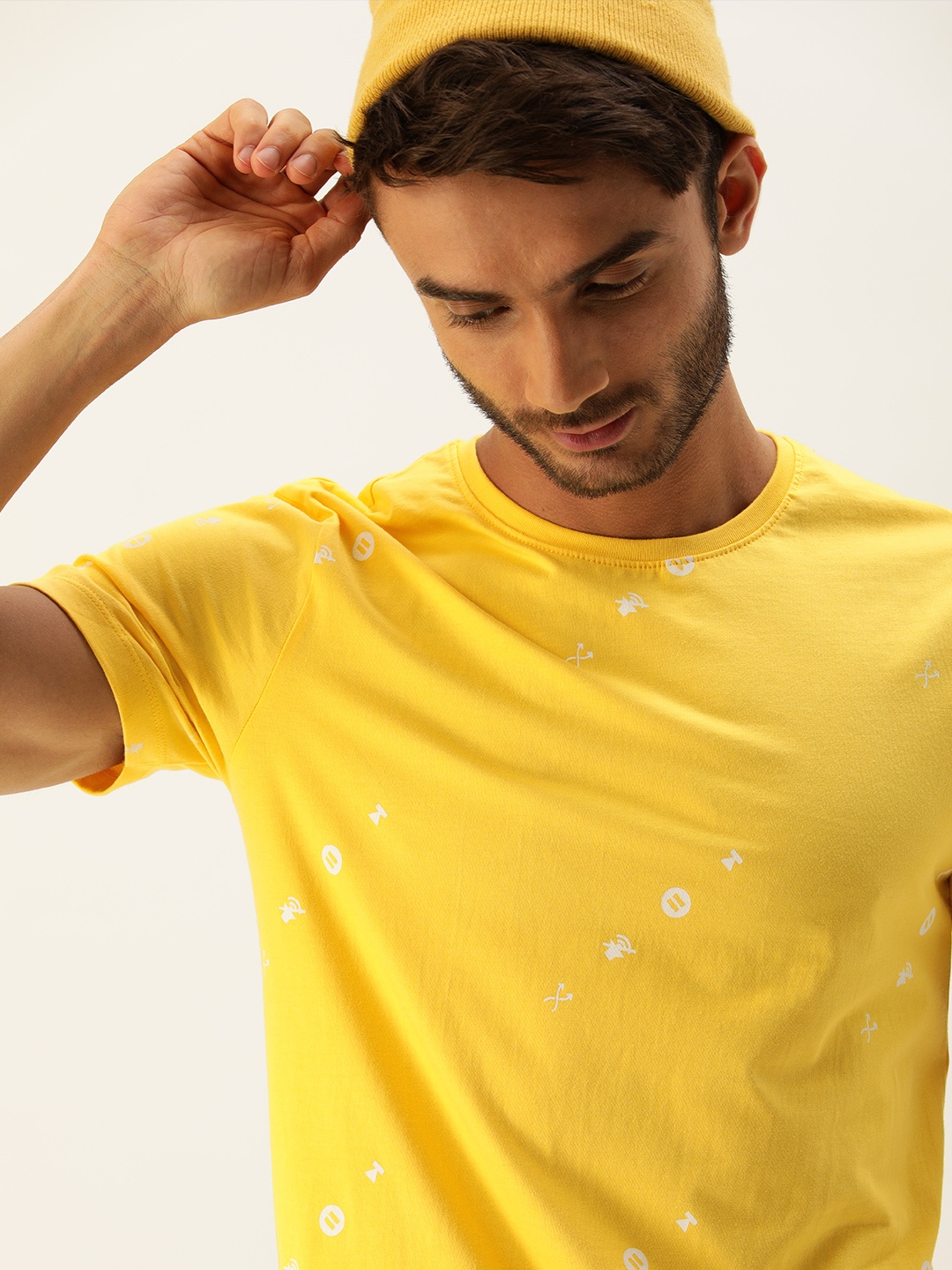 

SINGLE Men Yellow & White Printed Pure Cotton Slim Fit T-shirt
