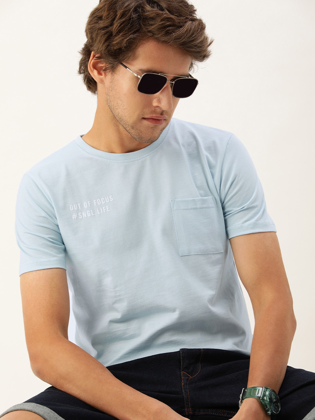 

SINGLE Men Blue & White Typography Printed Pure Cotton Slim Fit T-shirt