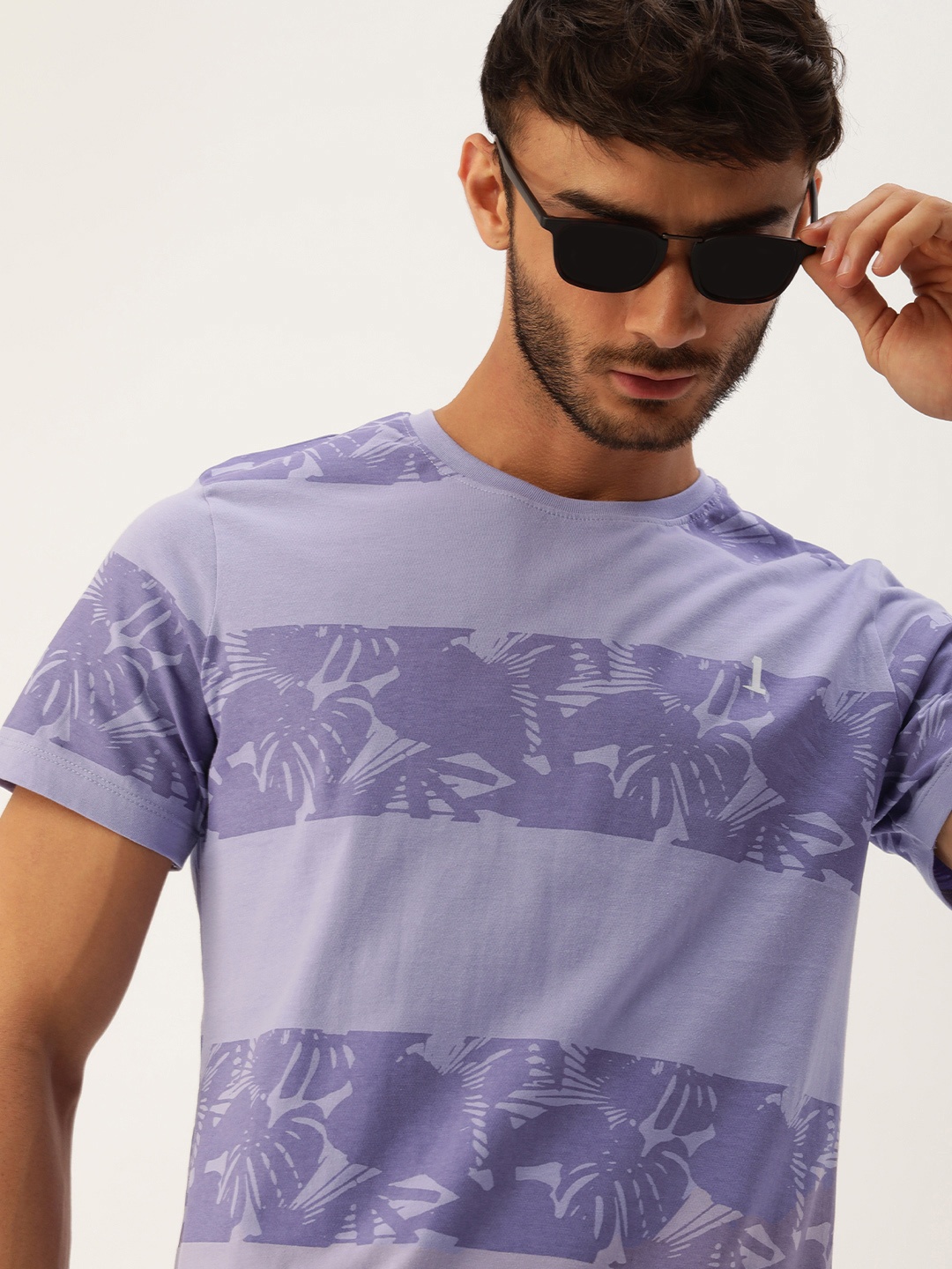 

SINGLE Men Purple Floral Printed Tropical Pure Cotton Slim Fit T-shirt