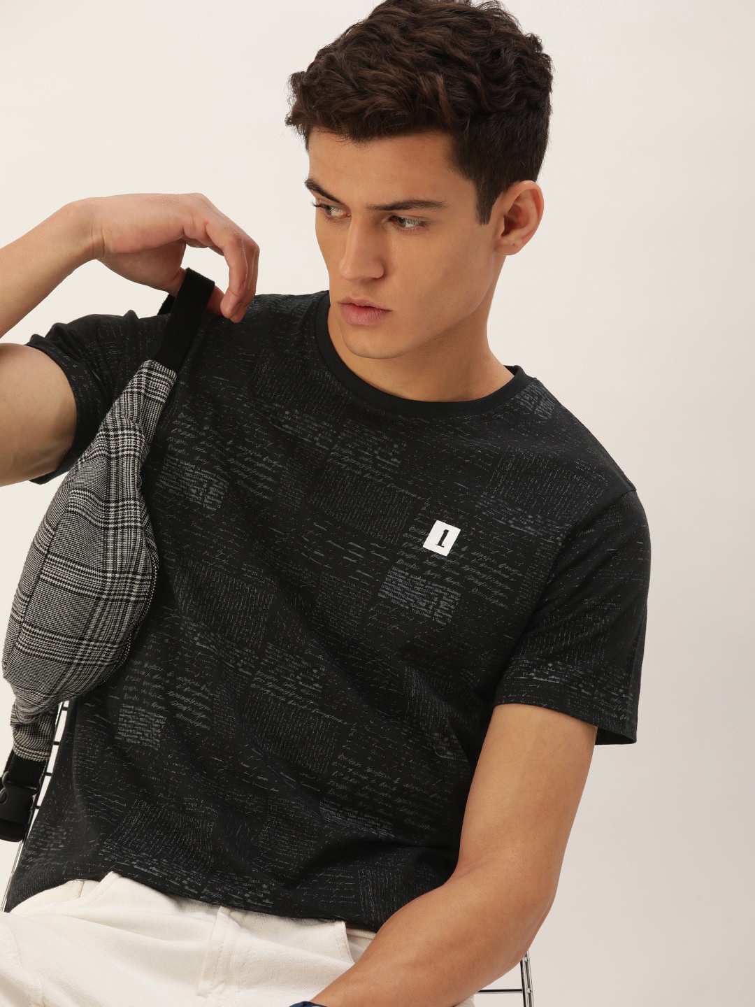 

SINGLE Men Black & Grey Abstract Printed Pure Cotton Casual T-shirt