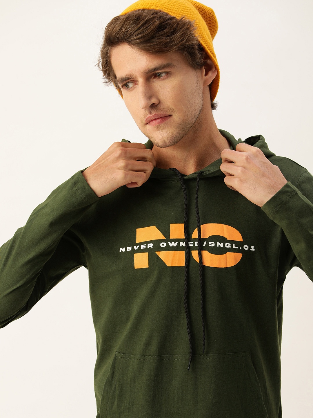 

SINGLE Men Olive Green & Yellow Printed Pure Cotton T-shirt