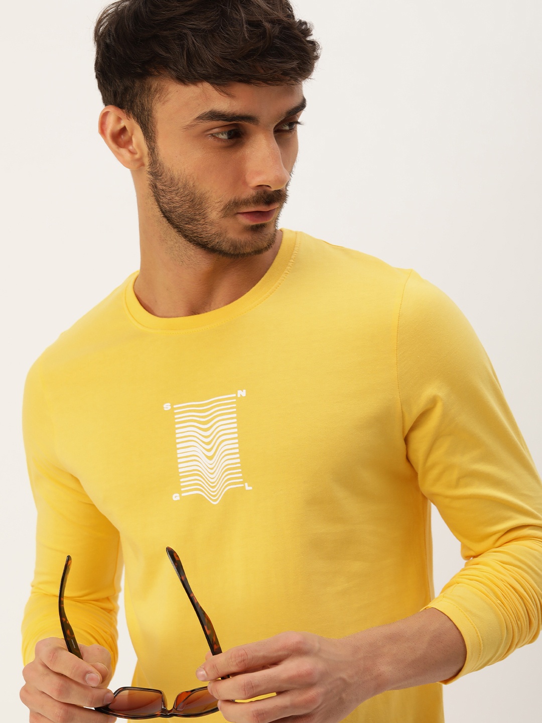 

SINGLE Men Yellow & White Printed Pure Cotton Slim Fit T-shirt