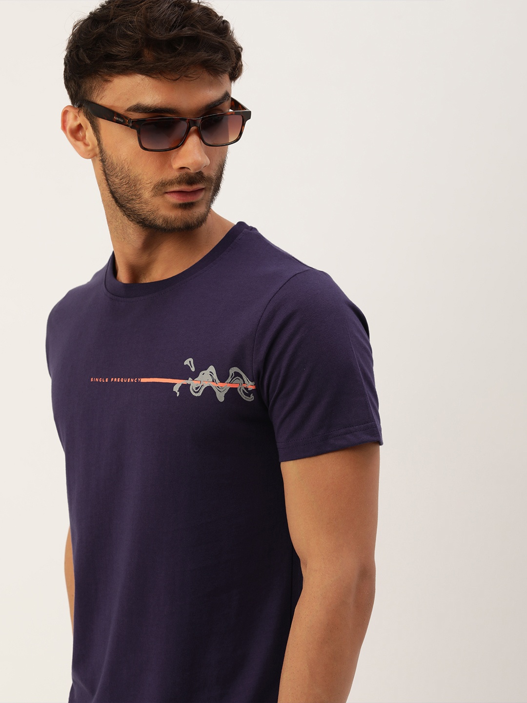 

SINGLE Men Navy Blue Printed Slim Fit Pure Cotton T-shirt