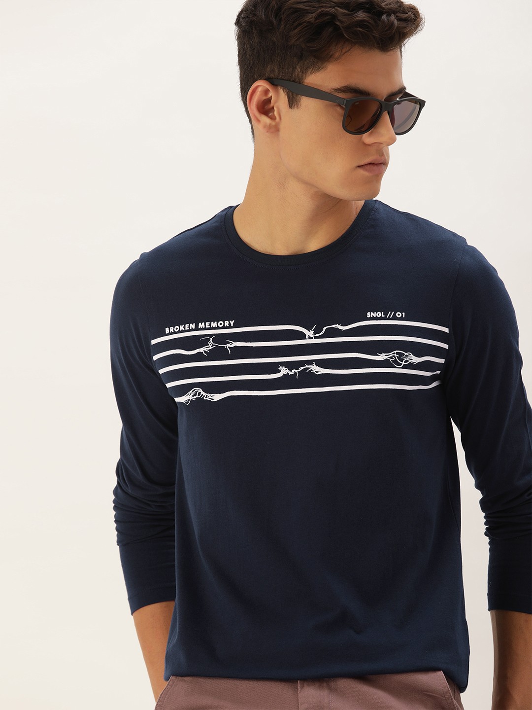 

SINGLE Men Navy Blue & White Typography Printed Slim Fit Pure Cotton T-shirt