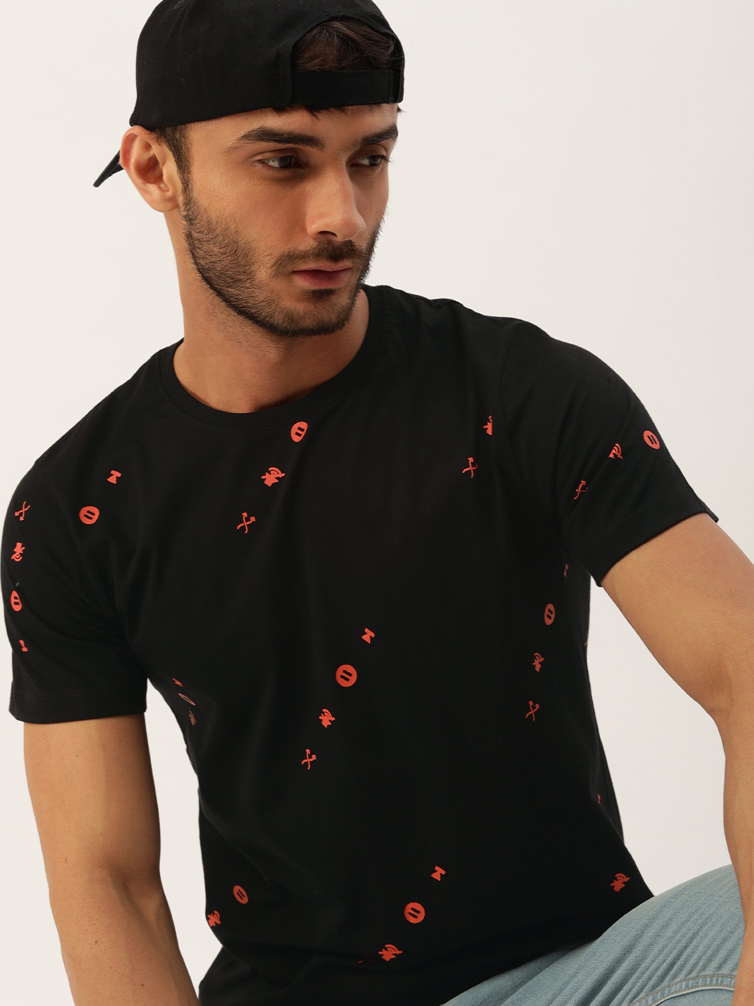 

SINGLE Men Black & Orange Printed Pure Cotton Slim Fit T-shirt