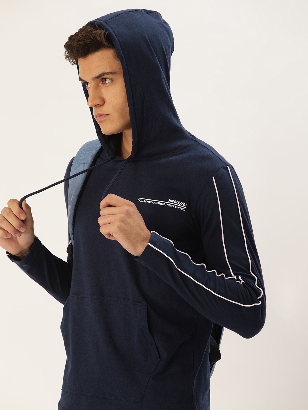 

SINGLE Men Navy Blue & White Typography Printed Slim Fit Pure Cotton Hooded T-shirt