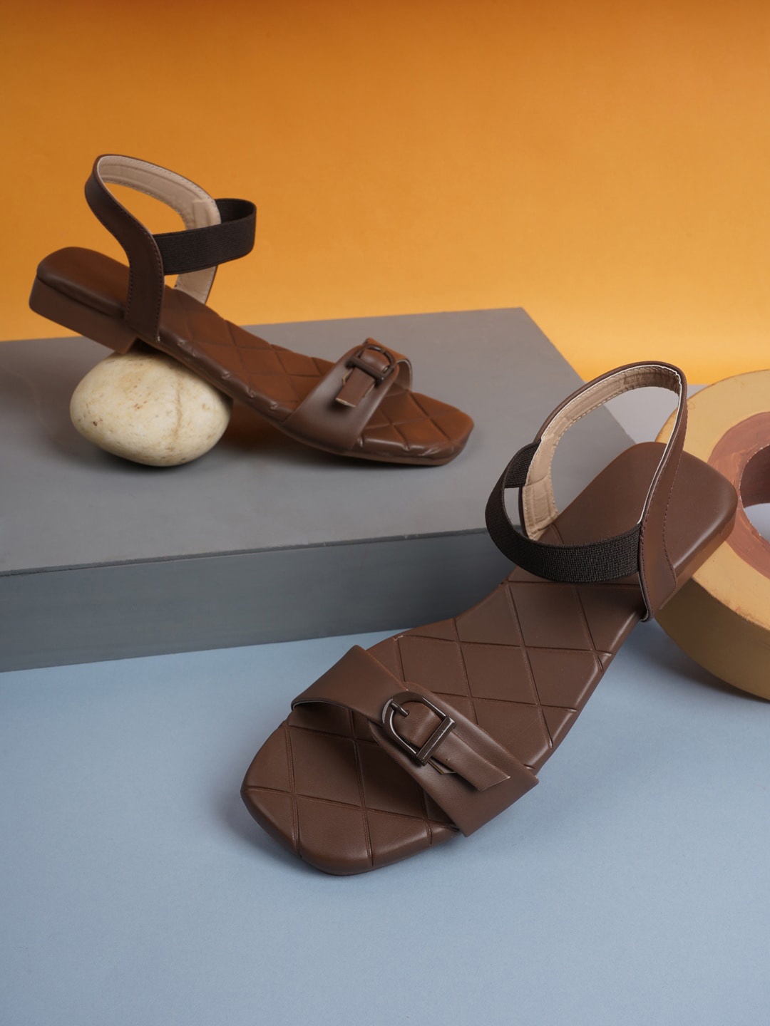 

SAPATOS Women Brown Flats