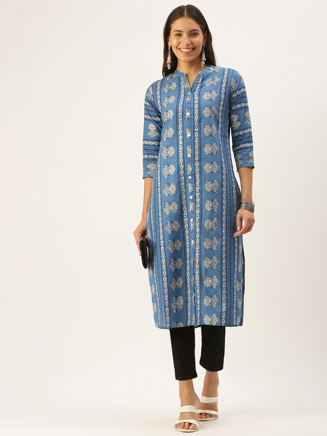 

RangDeep Women Blue & White Pure Cotton Floral Printed Kurta