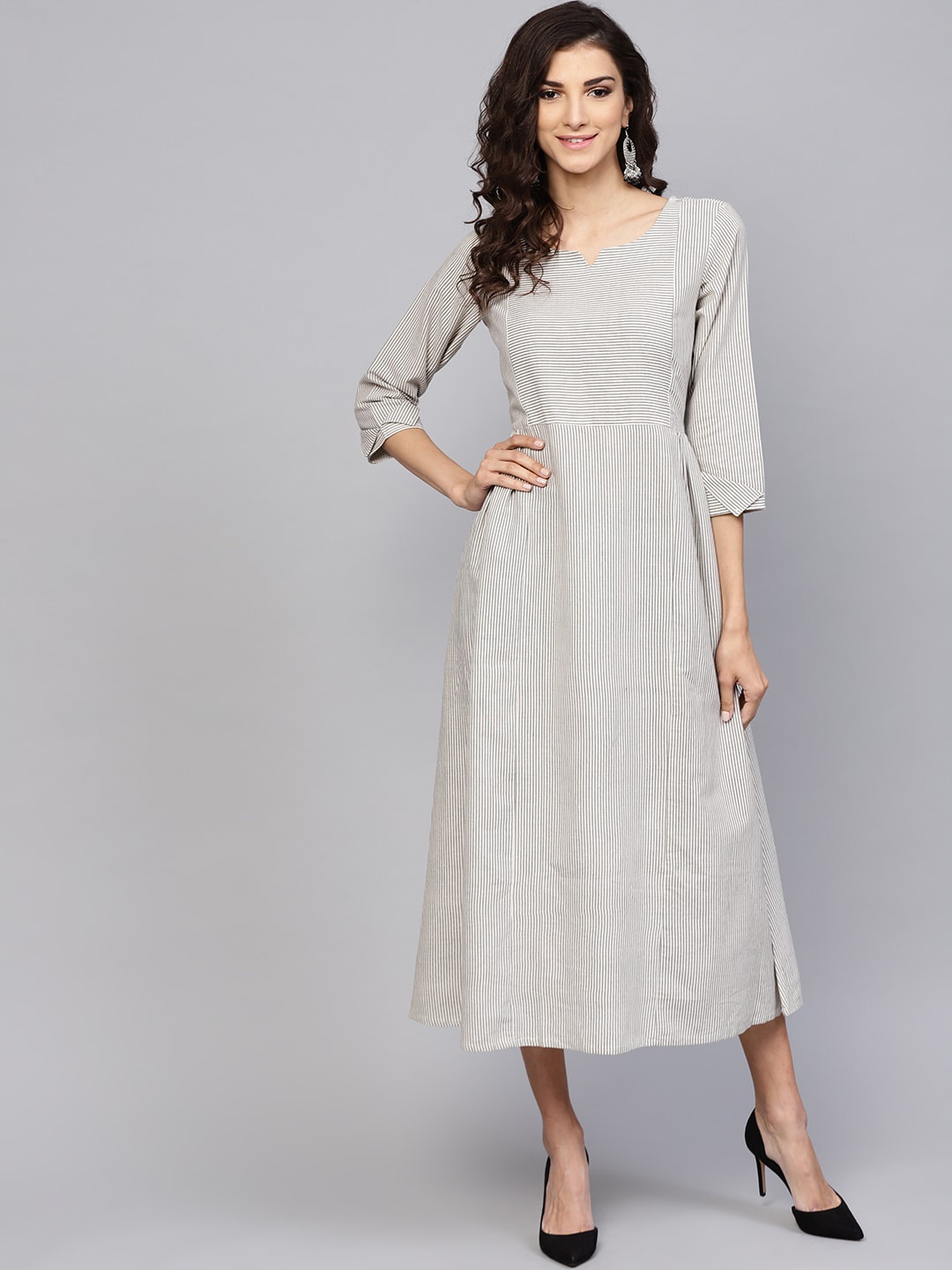 

Varanga Women Off White Striped Thread Work Kurta