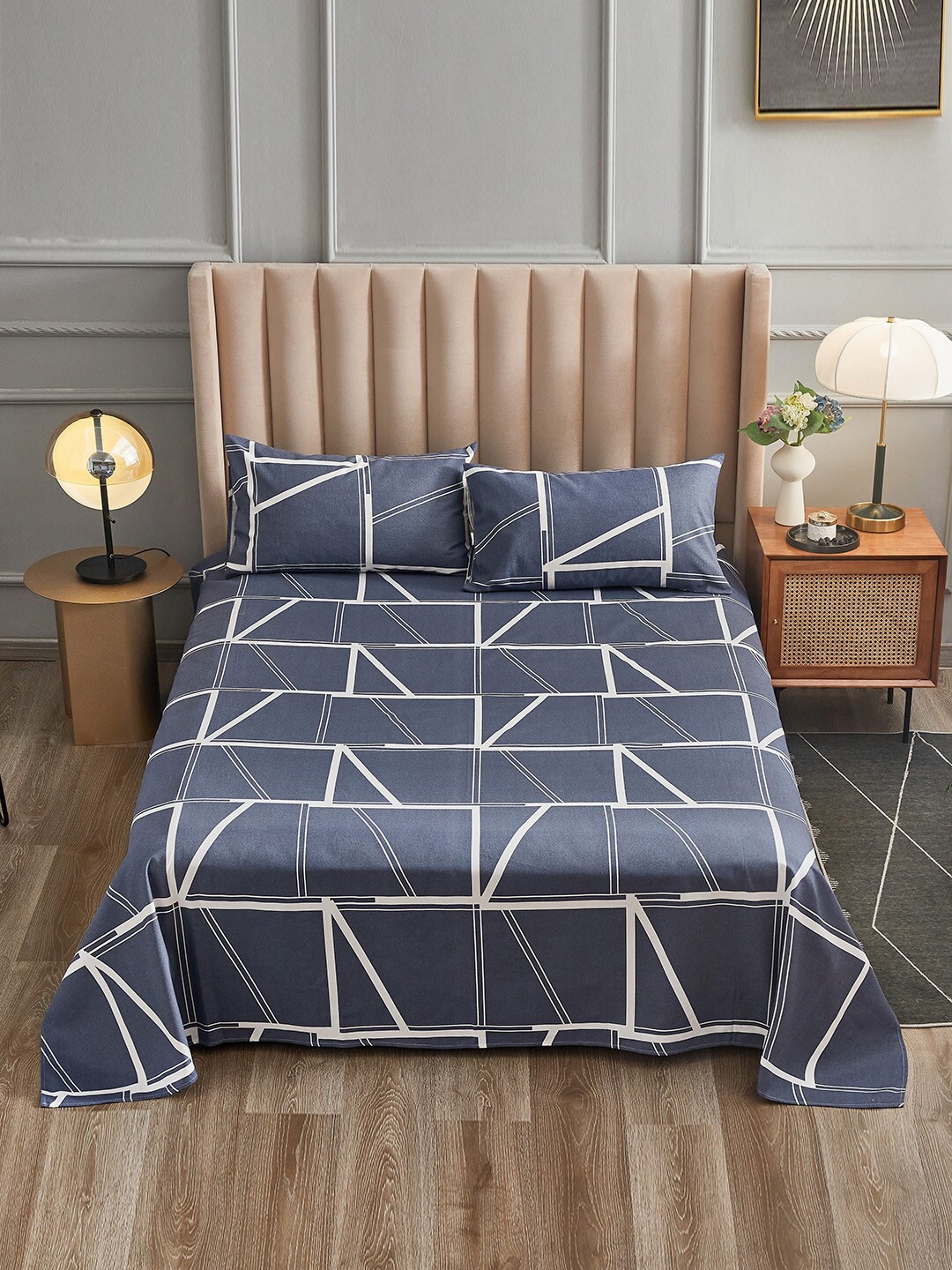 

JC Collection Grey & White Geometric 144 TC King Bedsheet